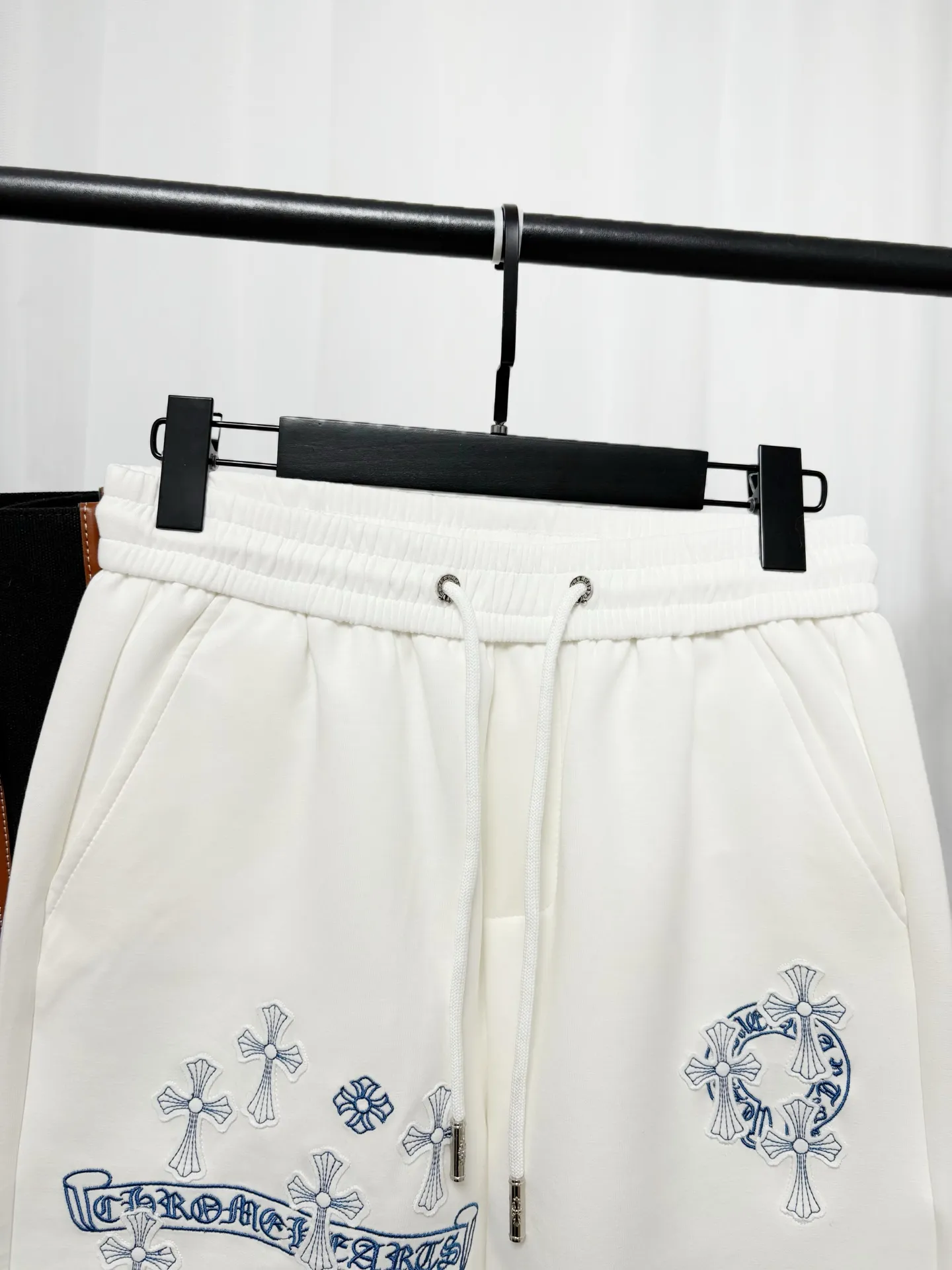 Chrome Hearts Blue ， + ， 。 ， ， 、 ， ； ， ， ， ， 。 ， ， Breathable ， White 。 Blue Classic ， ， 。 、 、 ， Versatile， 、 ， 。 Size M-3XL